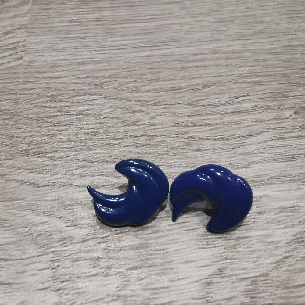 🍀3/$30 Vintage Navy Blue Earrings